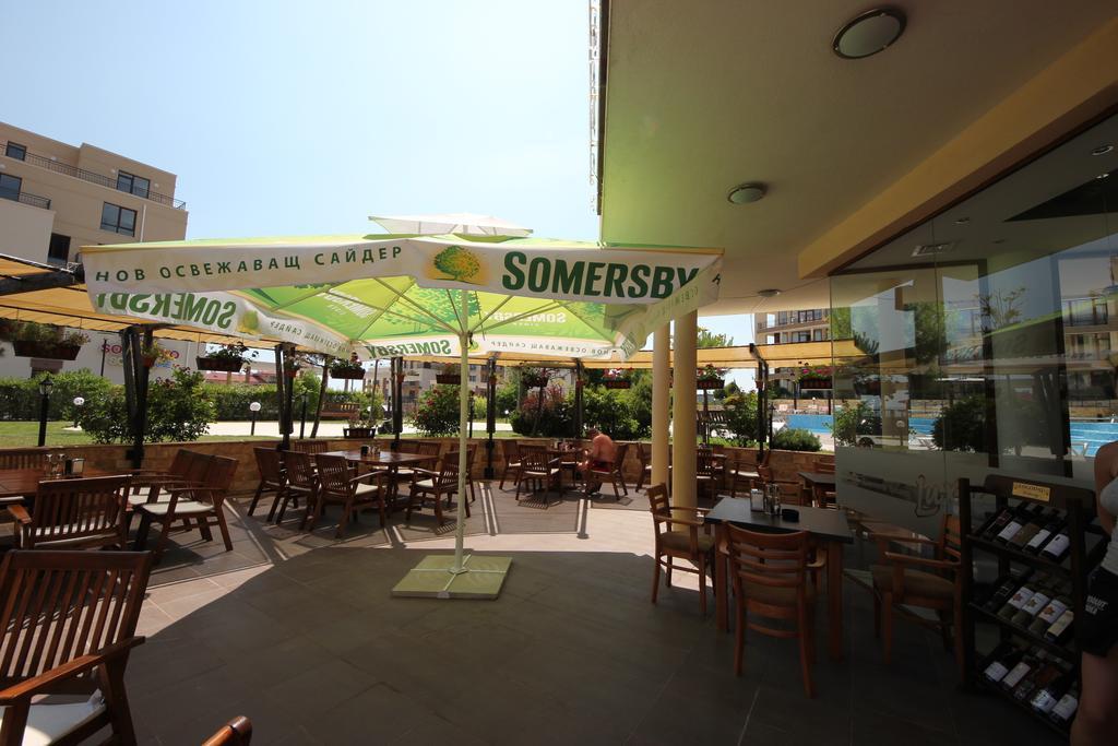 Menada Luxor Apartments Sveti Vlas Bagian luar foto