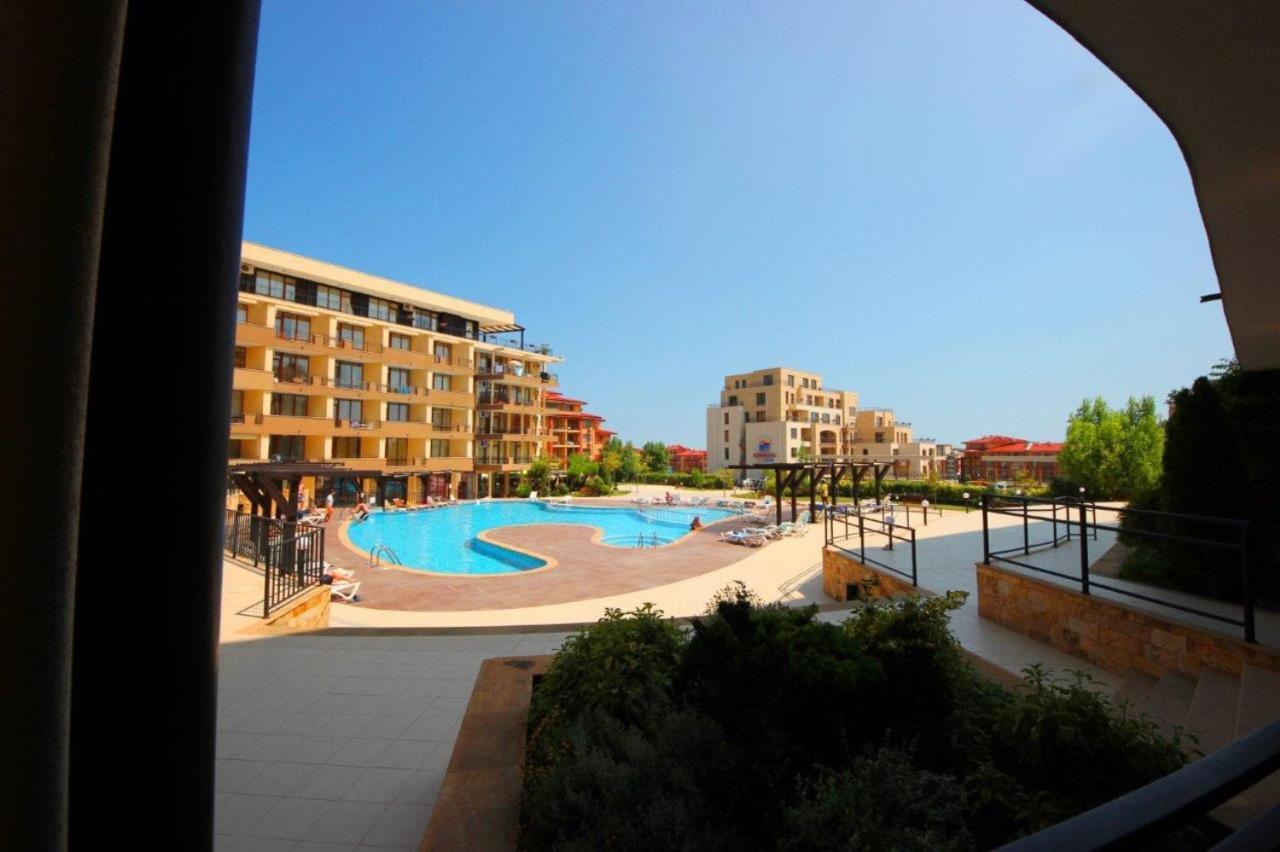 Menada Luxor Apartments Sveti Vlas Ruang foto