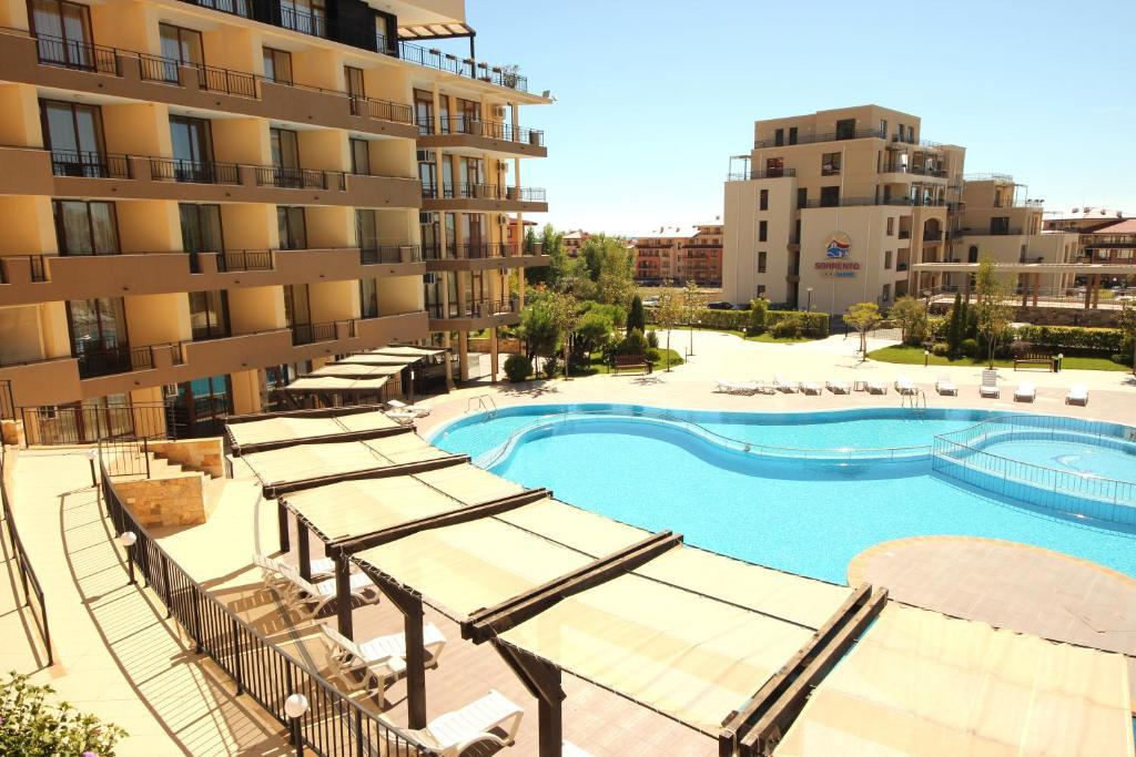 Menada Luxor Apartments Sveti Vlas Bagian luar foto